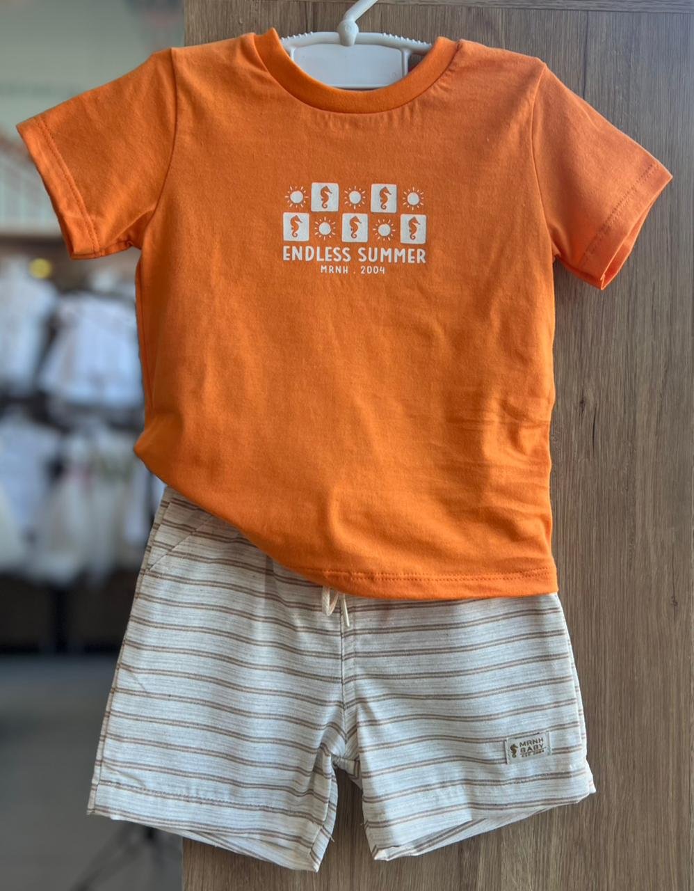 CONJUNTO CAMISETA MANGA CURTA ENDLESS SUMMER E BERMUDA SARJA LISTRADA MENINO ONDA MARINHA - LARANJA/AREIA