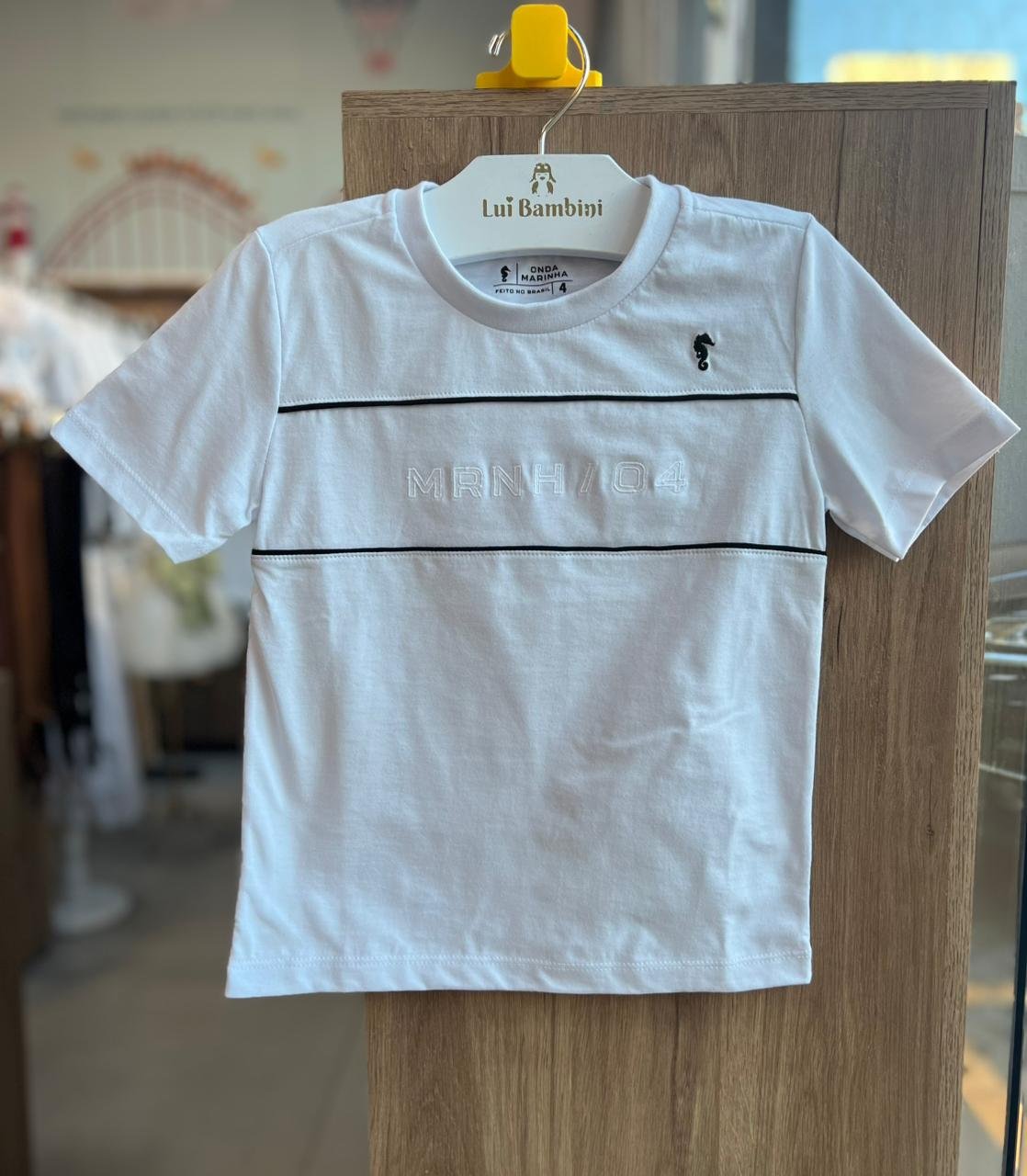 CAMISETA MANGA CURTA MRNH 04 CAVALO MARINHO BORDADO MENINO ONDA MARINHA - BRANCO