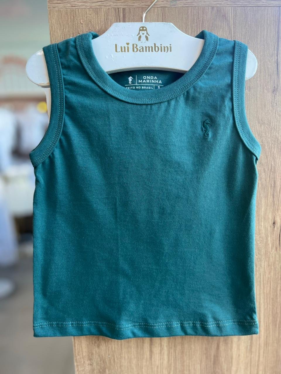 CAMISETA REGATA LISA BÁSICA CAVALO MARINHO BORDADO MENINO ONDA MARINHA - VERDE