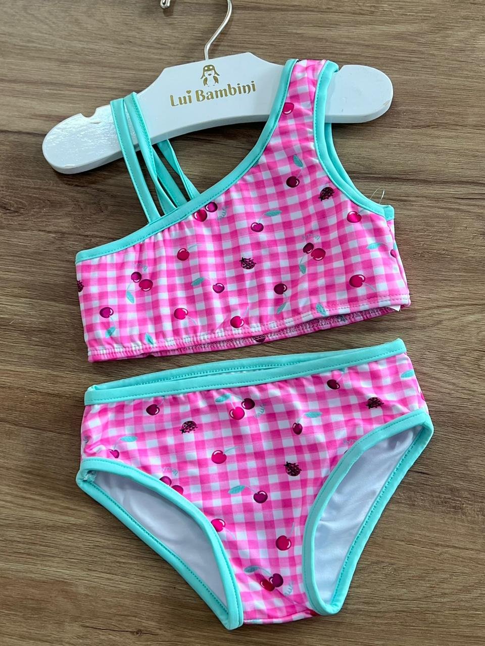 CONJUNTO BIQUINI ALÇA REGATA XADREZ CEREJAS PROTEÇÃO UV50+ E CALCINHA MENINA SOMNII - ROSA