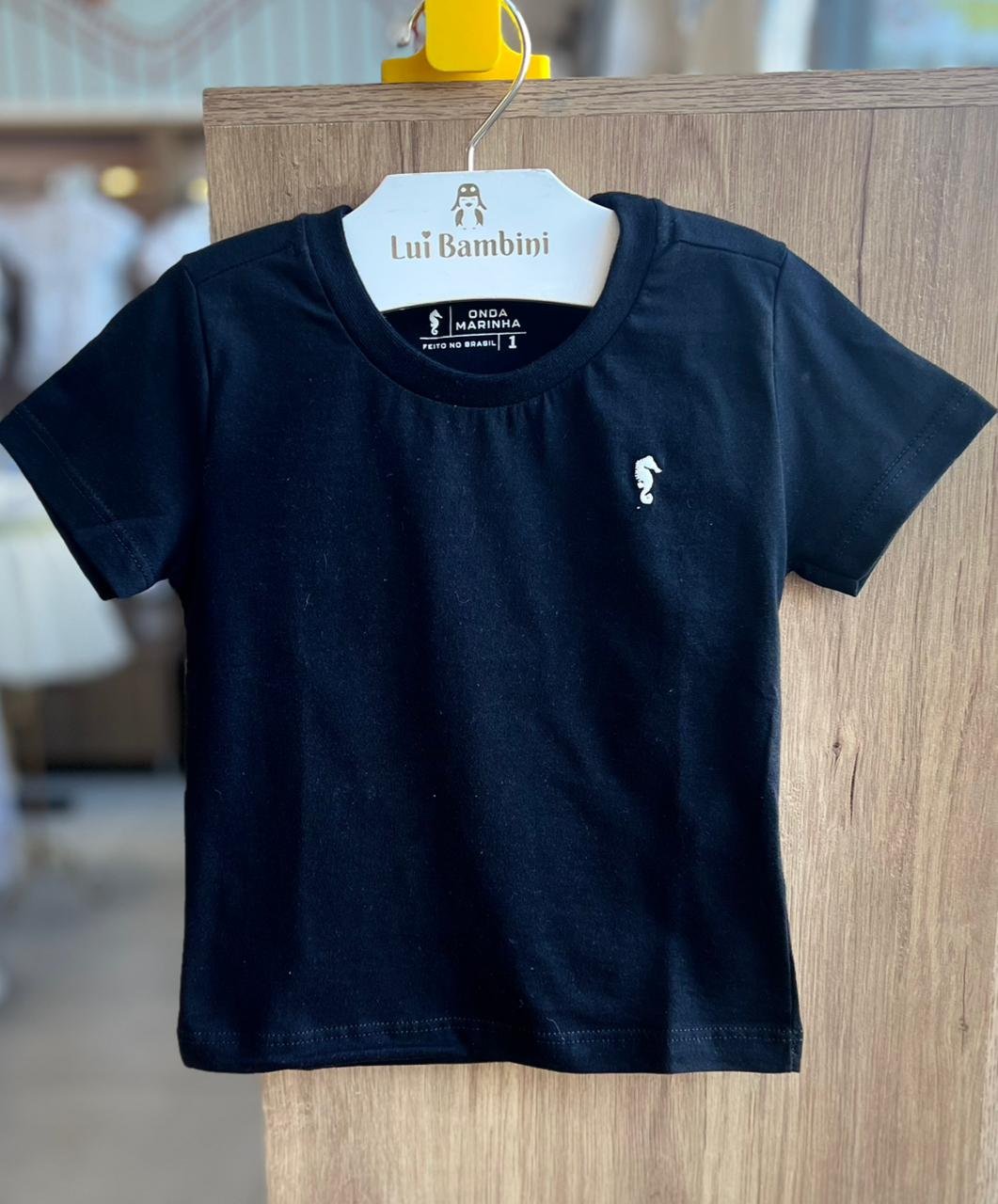 CAMISETA MANGA CURTA CAVALO MARINHO BORDADO BÁSICA LISA MENINO ONDA MARINHA - PRETO