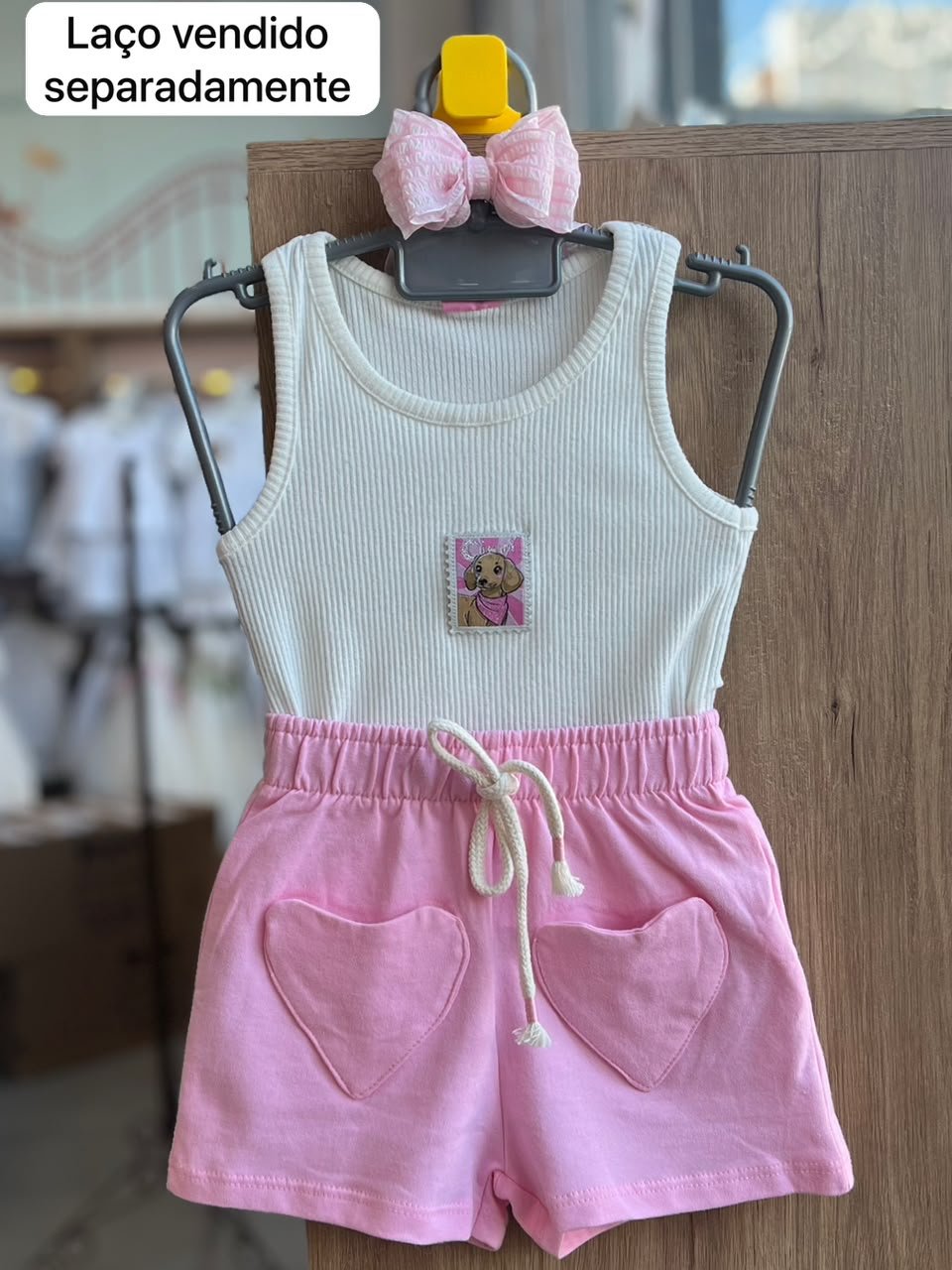 CONJUNTO BLUSA REGATA CANELADO CACHORRO E SHORT CORAÇÃO BOLSO MENINA CINTI - OFF/ROSA