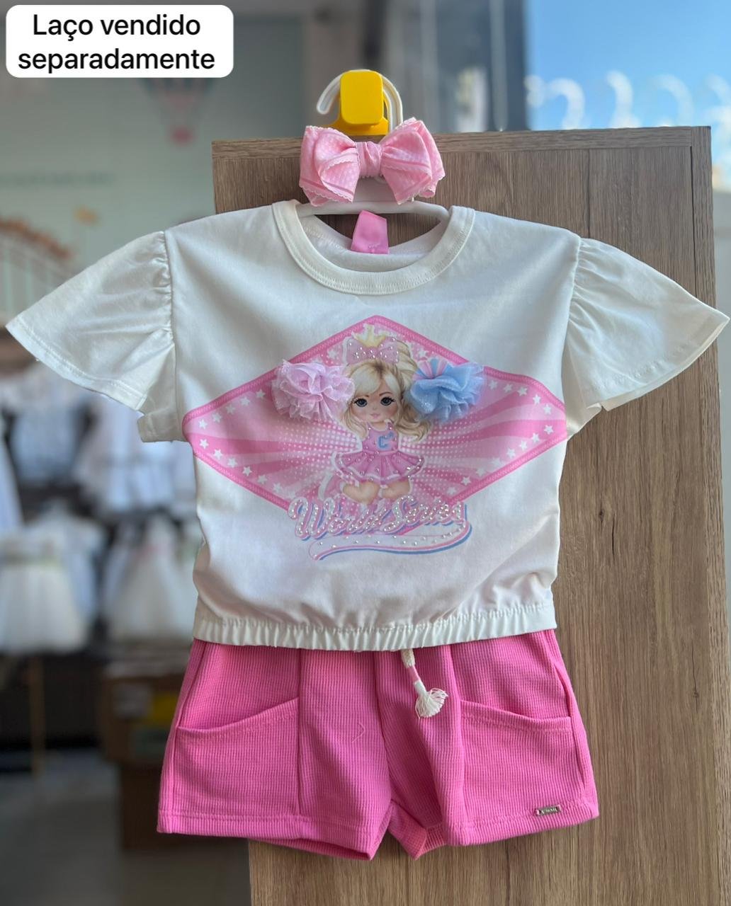 CONJUNTO BLUSA MANGA CURTA LIDER DE TORCIDA STRASS POM POM TULE E SHORT MENINA CINTI - OFF/ROSA