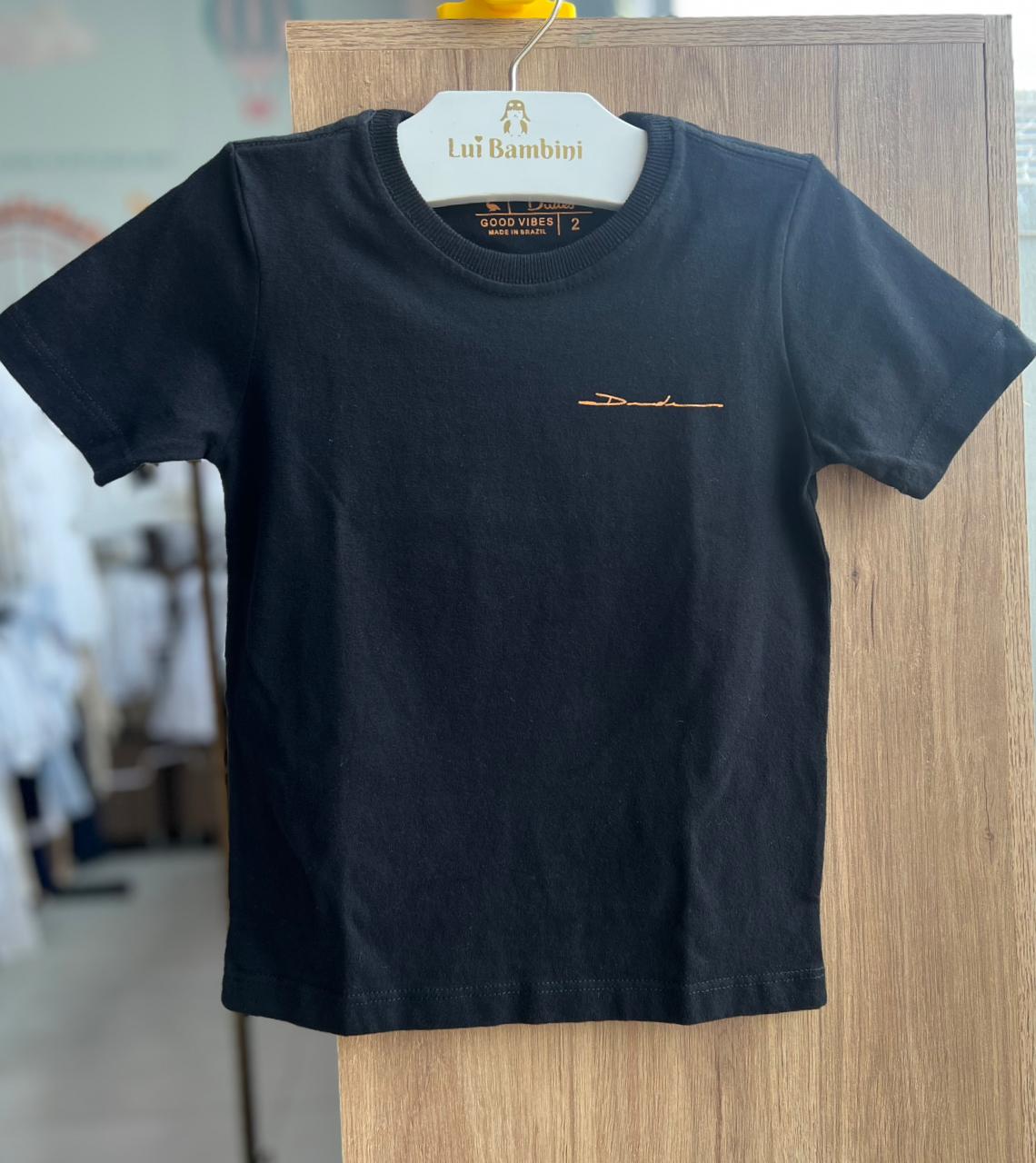 CAMISETA MANGA CURTA ESTAMPA COSTAS MINIMALISTA MENINO DUDES - PRETO