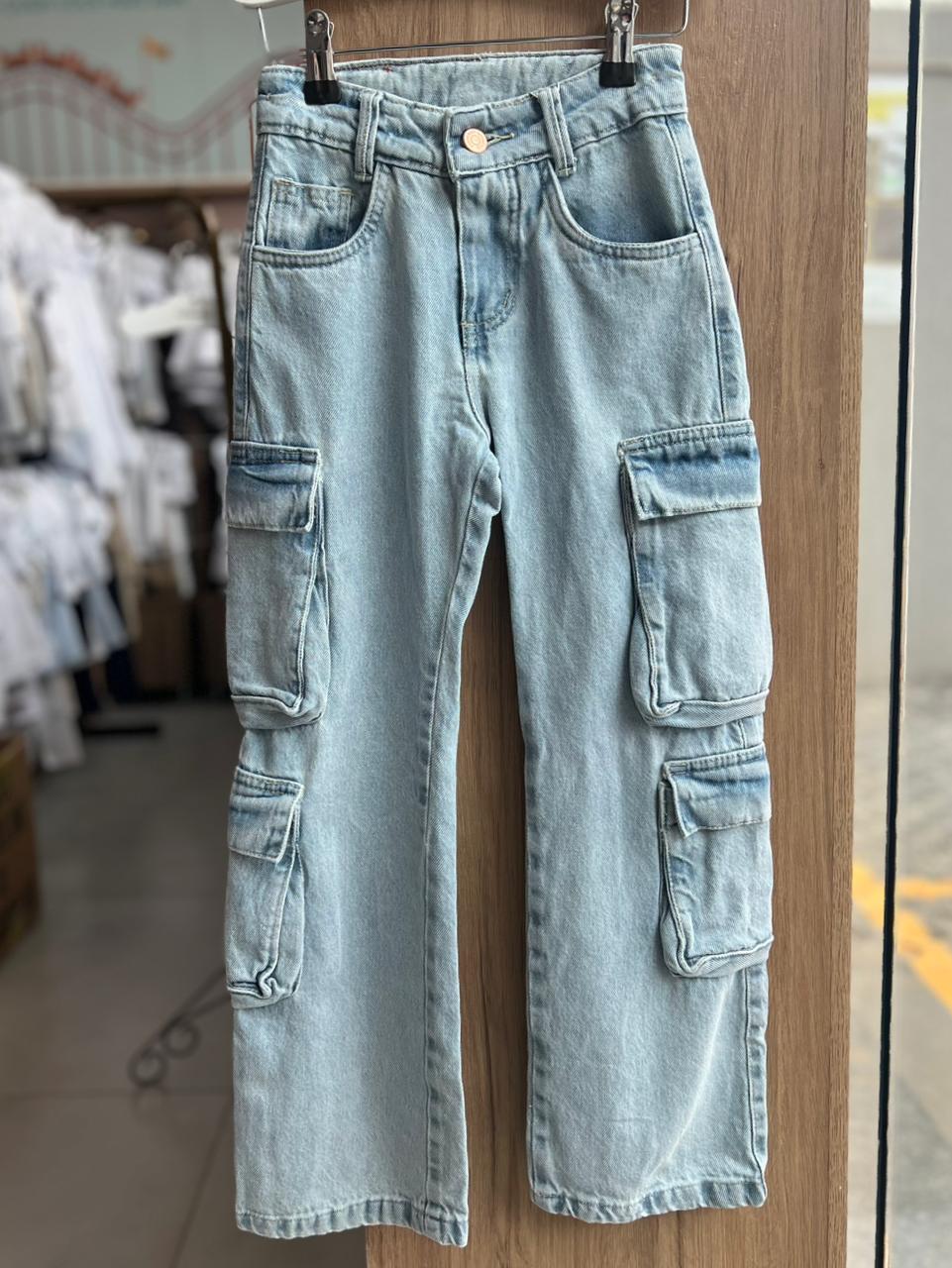 CALÇA RETA CARGO BOLSOS AJUSTE INTERNO MENINA LUI BAMBINI - JEANS CLARO