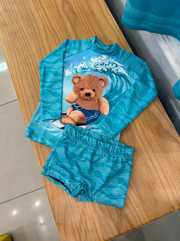 CONJUNTO CAMISETA MANGA LONGA E SUNGA BOXER URSO SURFISTA UV50+ MENINO MARUJOS E SEREIAS