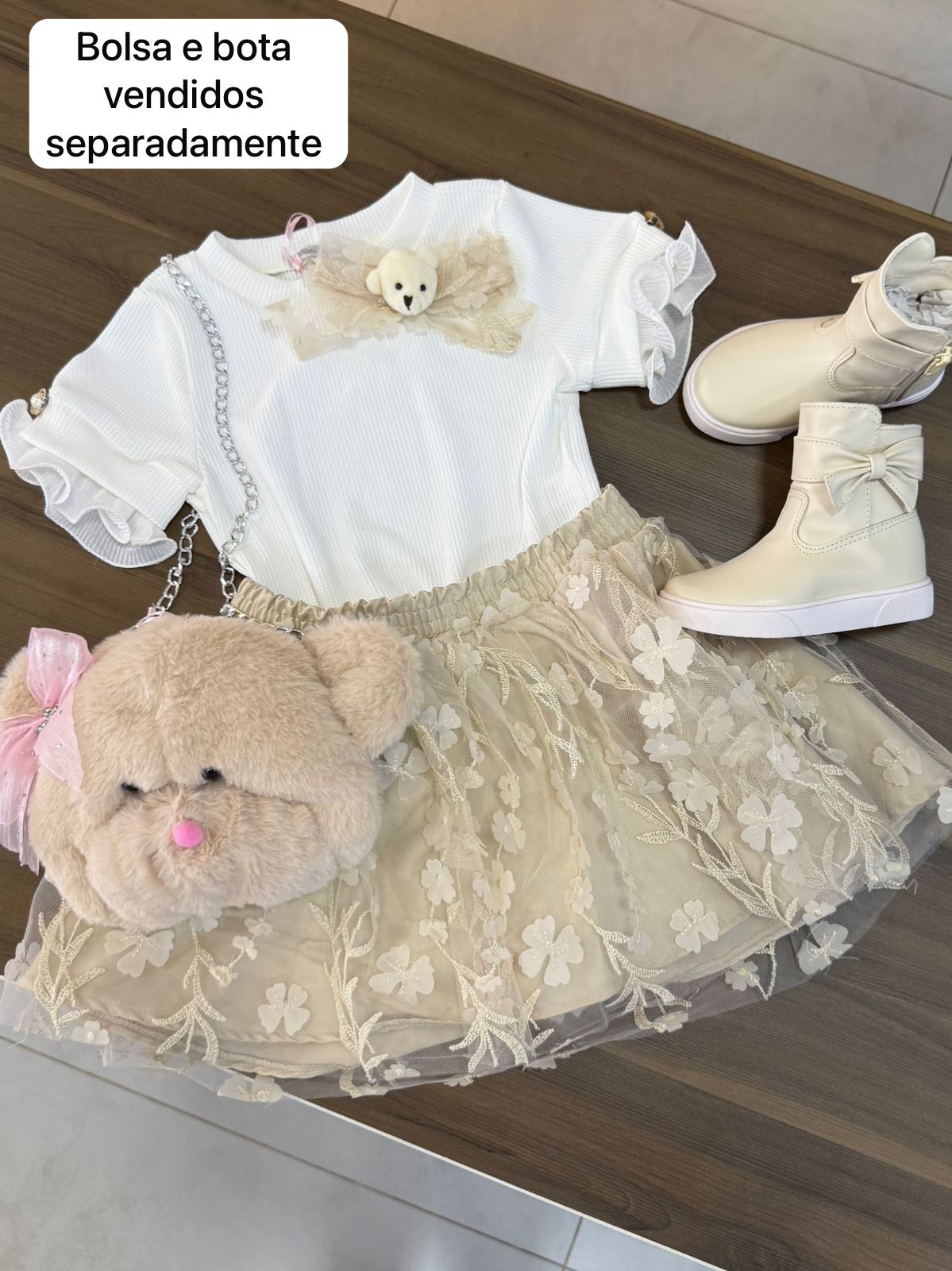 CONJUNTO BLUSA MANGA CURTA CANELADO WAFFLE BABADO LAÇO URSO TULE E SHORT SAIA FLOR MENINA GABRIELA AQUARELA - OFF/BEGE