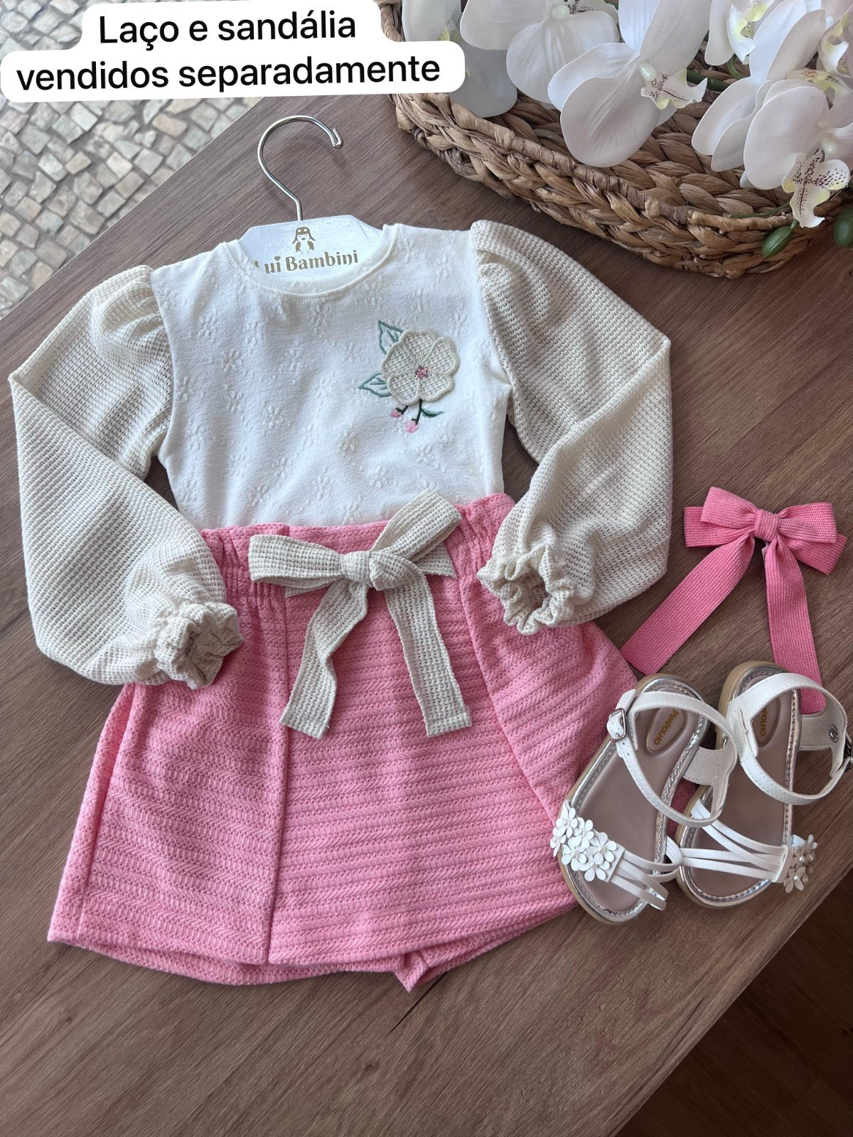 CONJUNTO BLUSA MANGA LONGA TRICOT FLOR E SHORT SAIA MENINA KIKI - ROSA