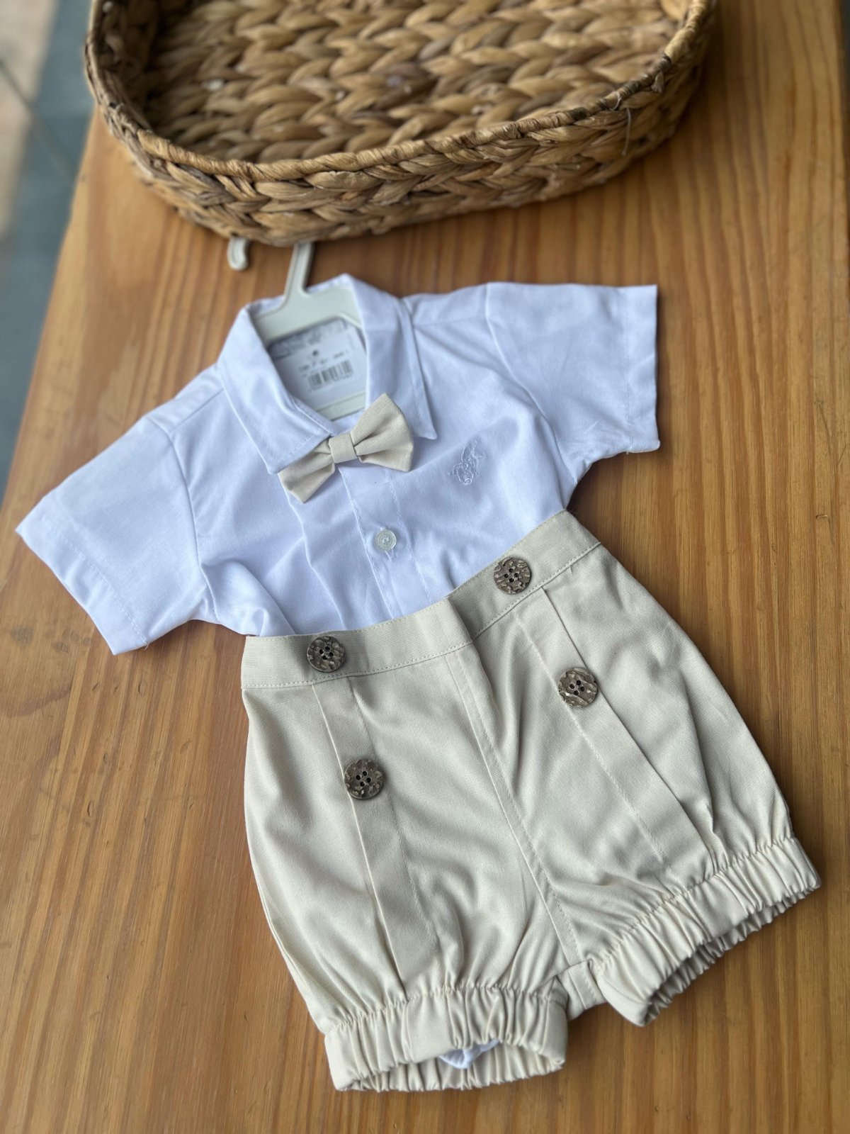 CONJUNTO BODY POLO MANGA CURTA BEGE CLARO BERMUDA BOTÕES E GRAVATA MENINO POLO INFANTI - BEGE CLARO