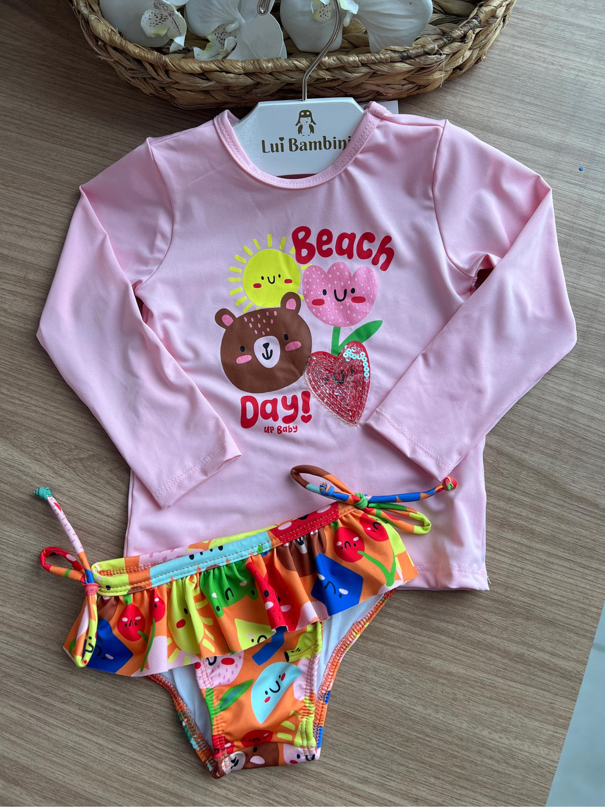 CONJUNTO BLUSA MANGA LONGA PROTEÇÃO URSO CORAÇÃO FRUTAS PAETÊS UV50+ E CALCINHA MENINA UP BABY