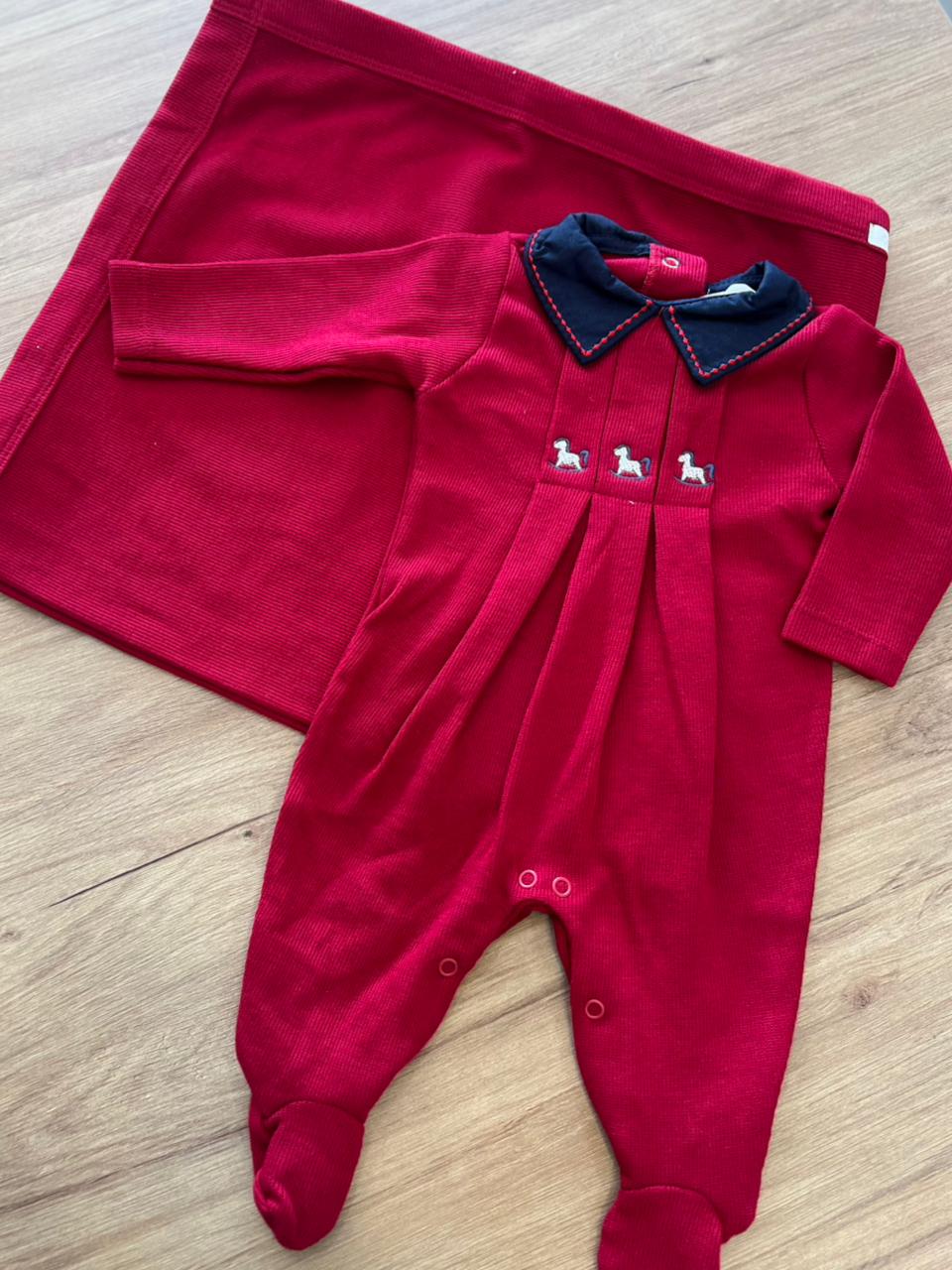 KIT SAÍDA MATERNIDADE MACACÃO MANGA LONGA TRICOT TRICO PLISSADO E MANTA MENINO ANJOS BABY - VERMELHO