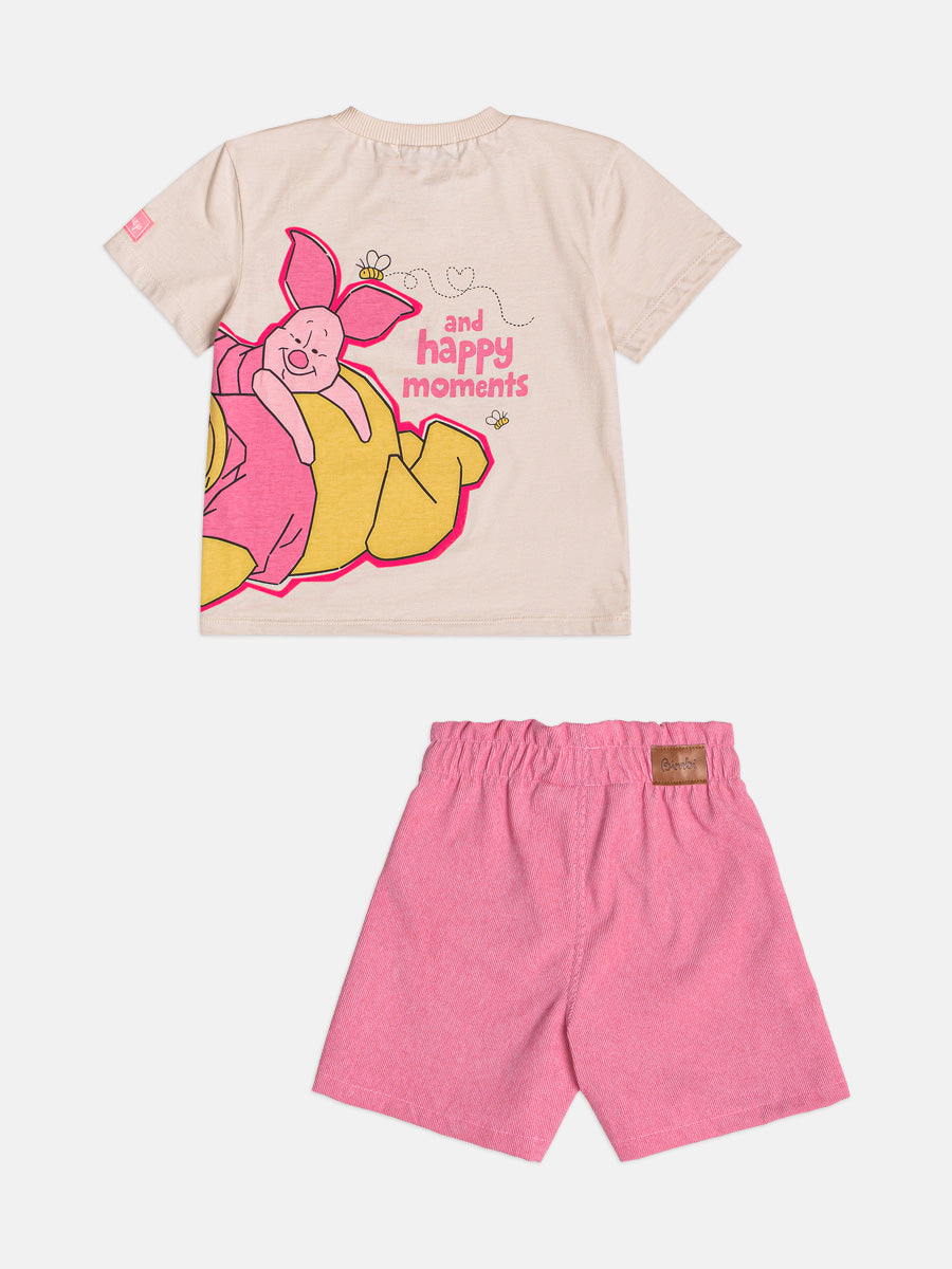 CONJUNTO BLUSA MANGA CURTA URSINHO POOH E LEITÃO MOMENTO FELIZ E SHORT CANELADO MENINA BIMBI