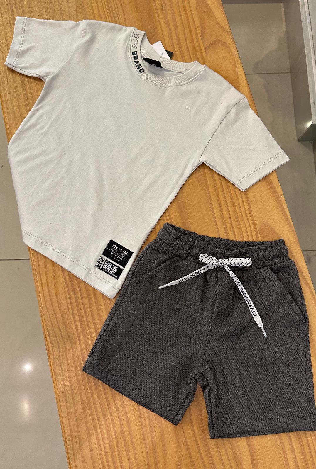 CONJUNTO CAMISETA MANGA CURTA BRAND COM BERMUDA UNLIMITED CADARÇO MENINO CATAVENTO
