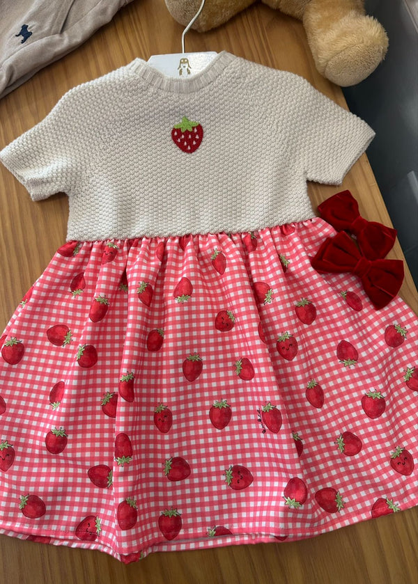 VESTIDO MANGA CURTA EM TRICÔ QUADRICULADO COM MORANGUINHOS MENINA KUKIE