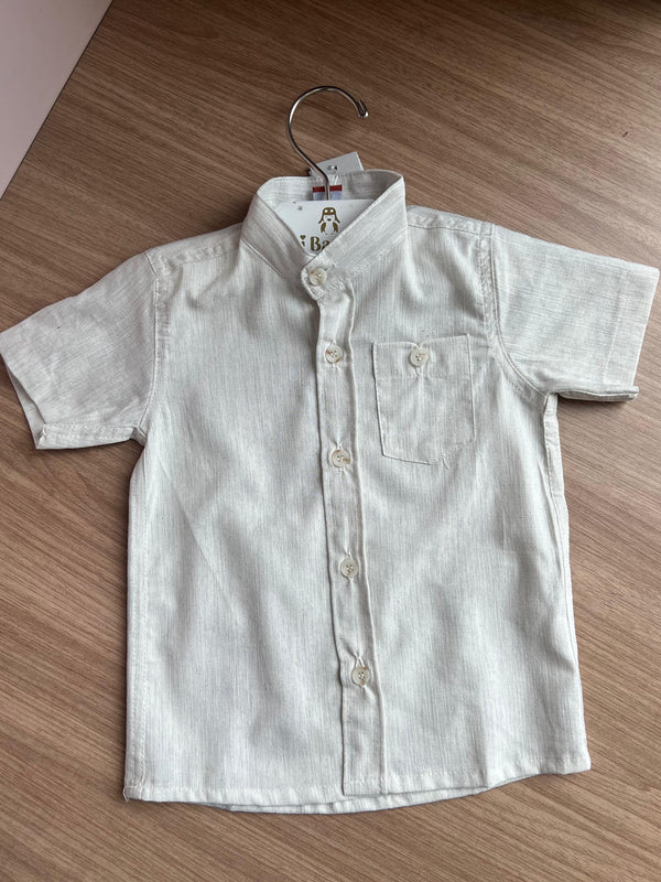 CAMISA BATA MANGA CURTA GOLA PADRE COM BOTÕES E BOLSO MENINO LUI BAMBINI