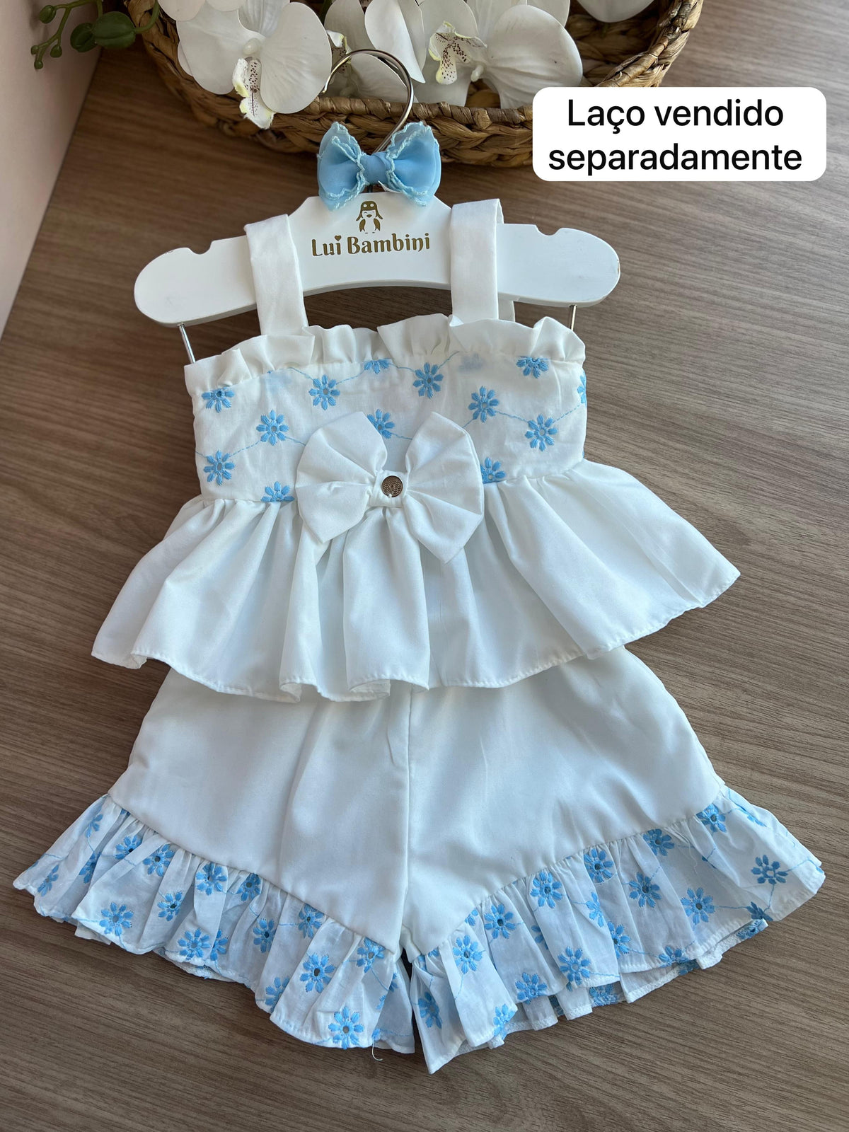 CONJUNTO BLUSA ALÇA LAÇO FLORES BORDADAS E SAIA BABADO MENINA MON SUCRÉ