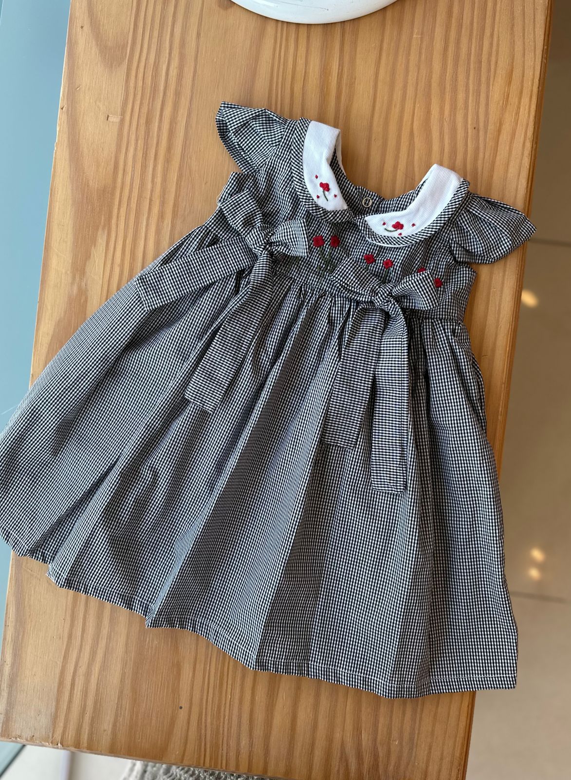 VESTIDO XADREZ COM GOLA BORDADA E LAÇOS MENINA LUI BAMBINI