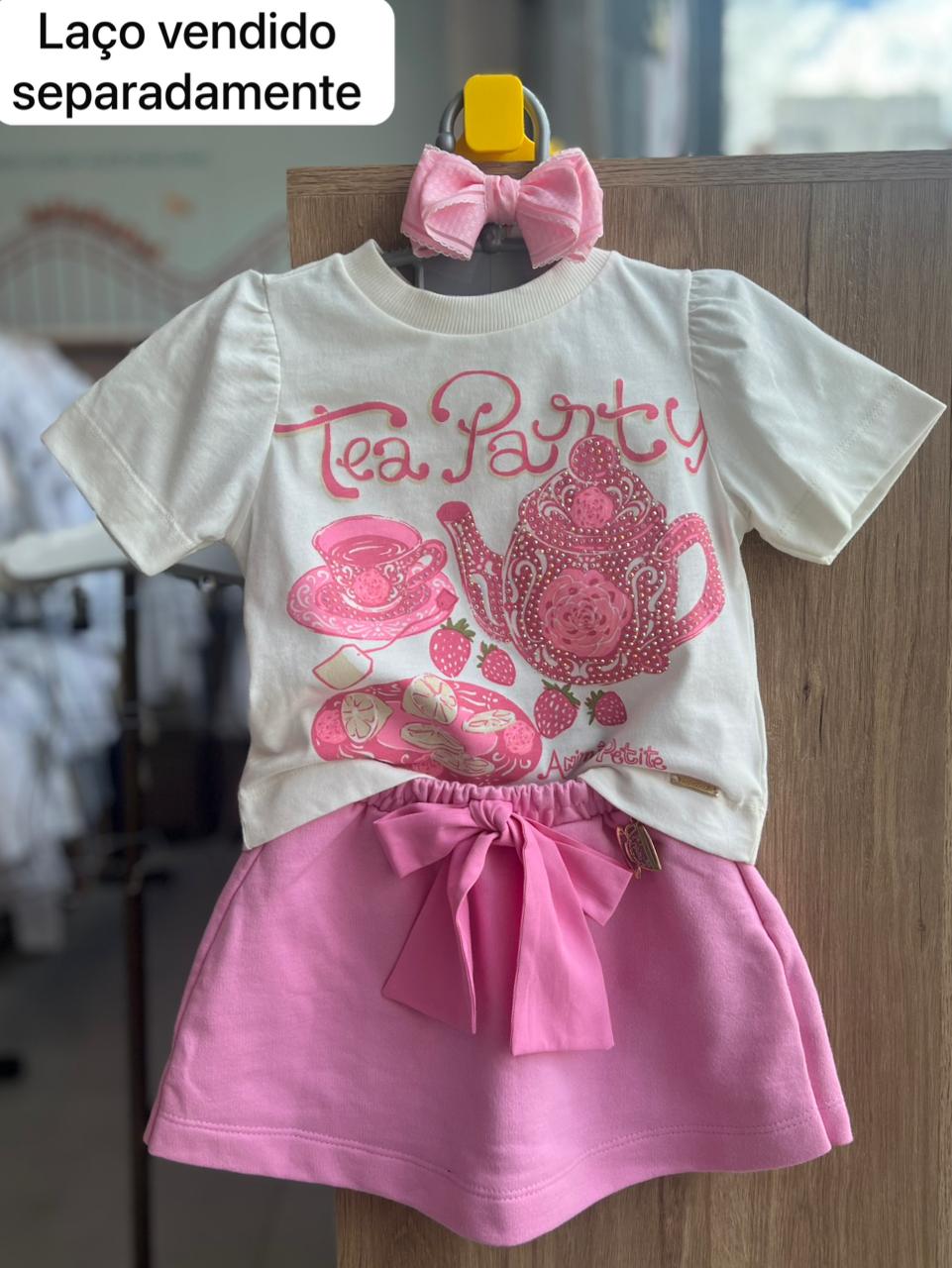 CONJUNTO BLUSA MANGA CURTA TEA PARTY STRASS BULE XICARA E SHORT SAIA LAÇO MENINA ANIMÊ - OFF/ROSA