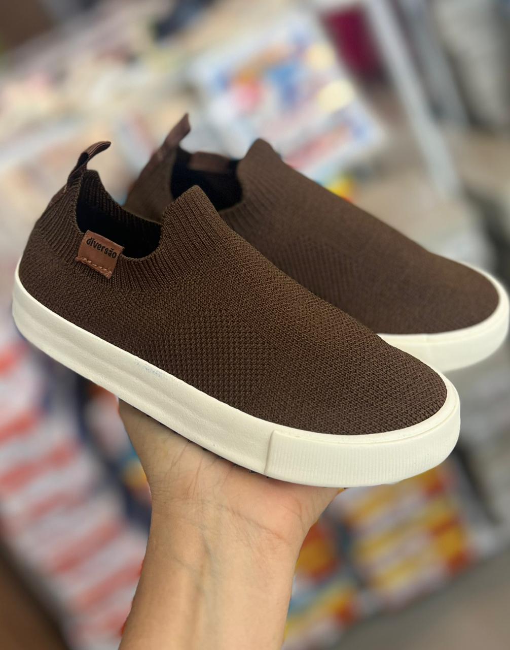 TÊNIS INFANTIL RUGGY NOAH CALÇA FÁCIL MENINO DIVERSÃO - MARROM