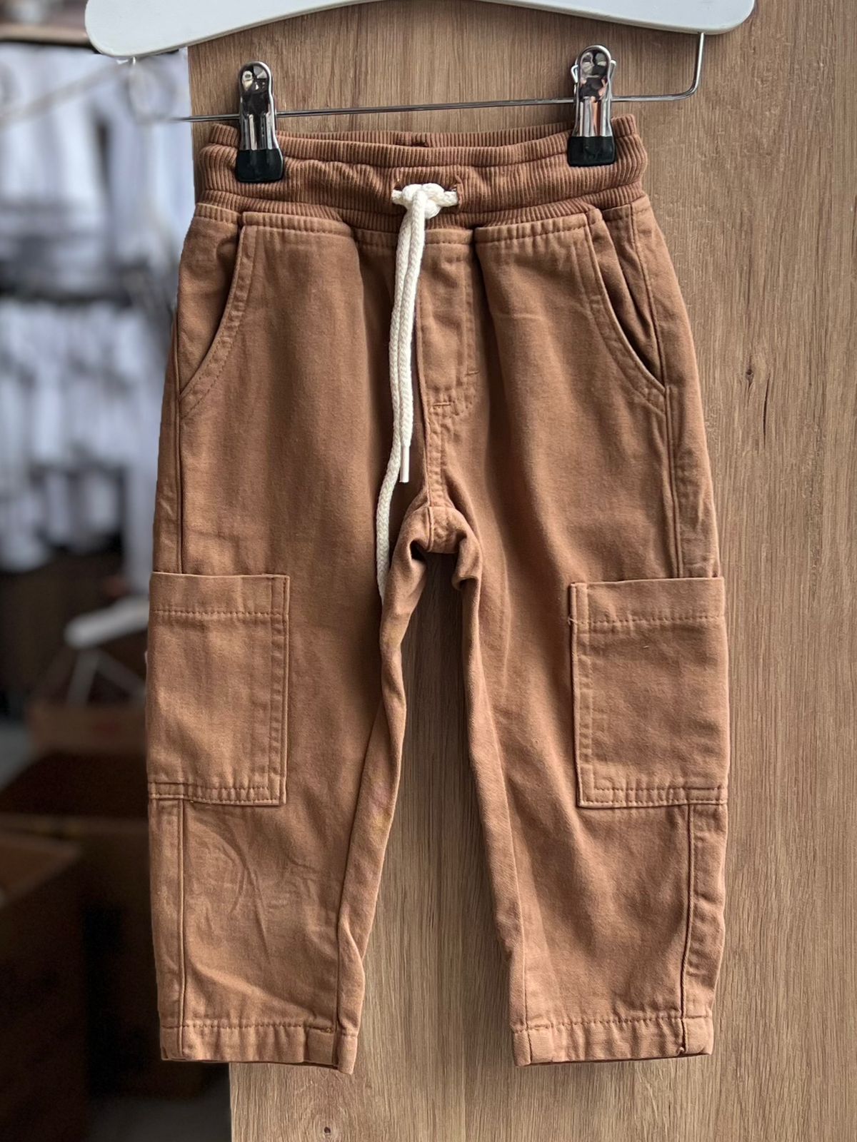 CALÇA CARGO SARJA CADARÇO BOLSOS ELÁSTICO CÓS MENINO HAVE FUN - MARROM