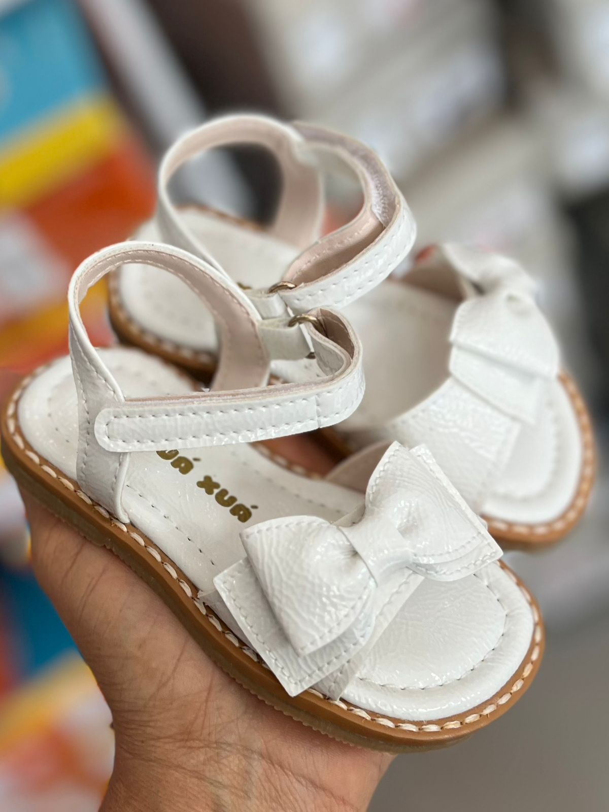 SANDÁLIA FECHO VELCRO LAÇO ALÇAS MENINA XUÁ XUÁ - BRANCO