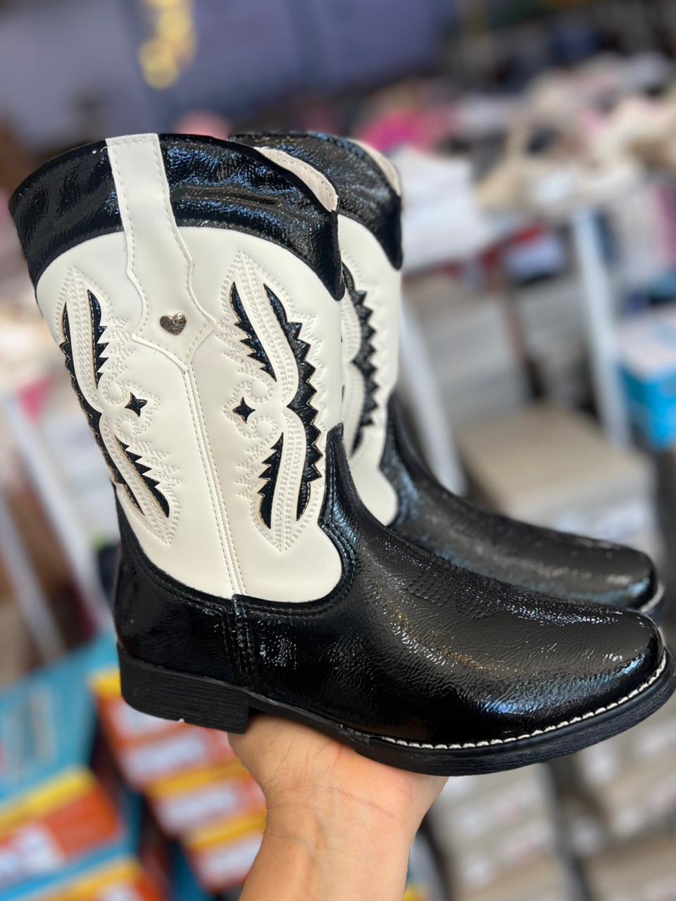 BOTA TEXANA ZÍPER BORDADO BOIADEIRA COWGIRL MENINA XUÁ XUÁ - PÉROLA/PRETO
