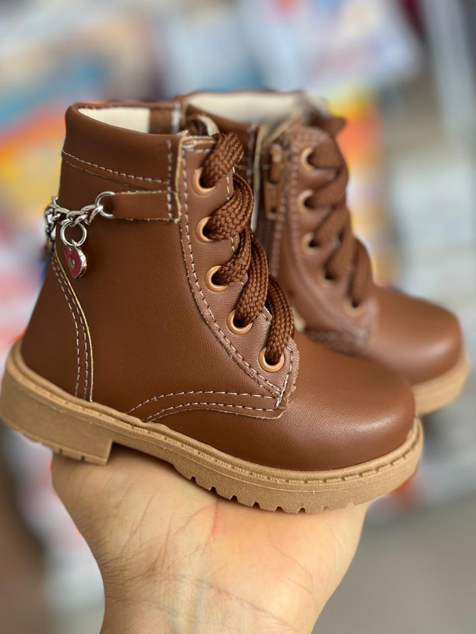 BOTA PLAY CADARÇO CORRENTE SOLA ALTA BOIADEIRA COWGIRL MENINA UNIPASSO - CARAMELO