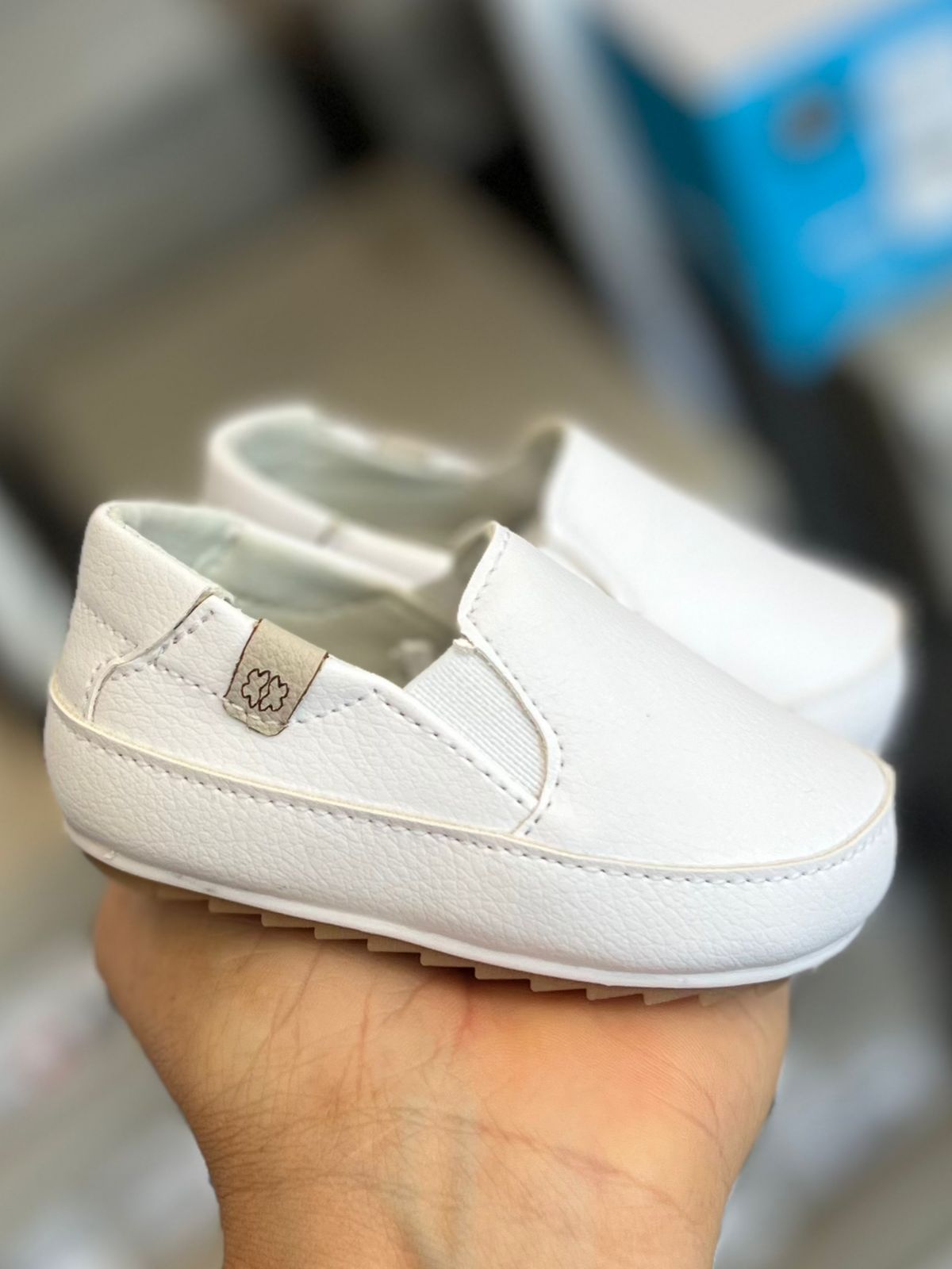 SAPATO MOCASSIM CALCE FÁCIL BÁSICO LISO BATIZADO MENINO XUÁ XUÁ - BRANCO