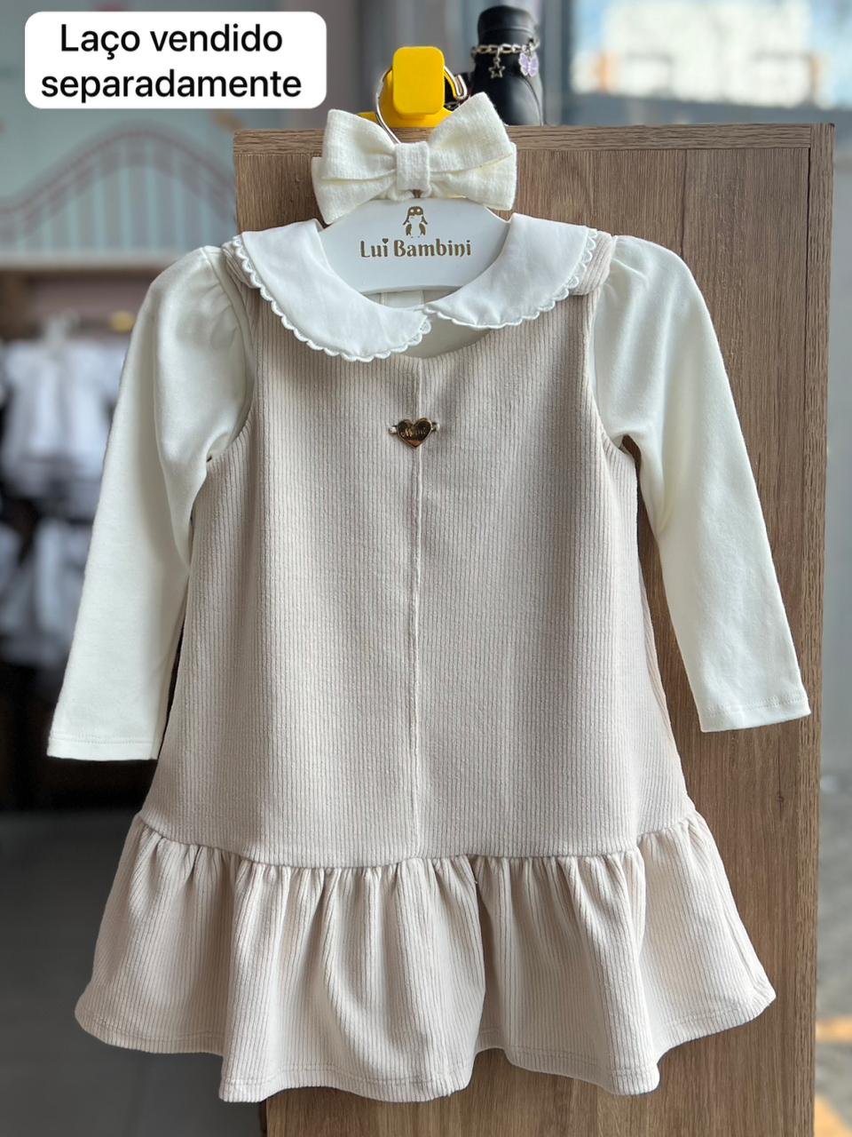 CONJUNTO BODY MANGA LONGA BABADI RENDA E VESTIDO SALOPETE CANELADO PINGENTE CORAÇÃO MENINA MOMI - OFF/BEGE CLARO