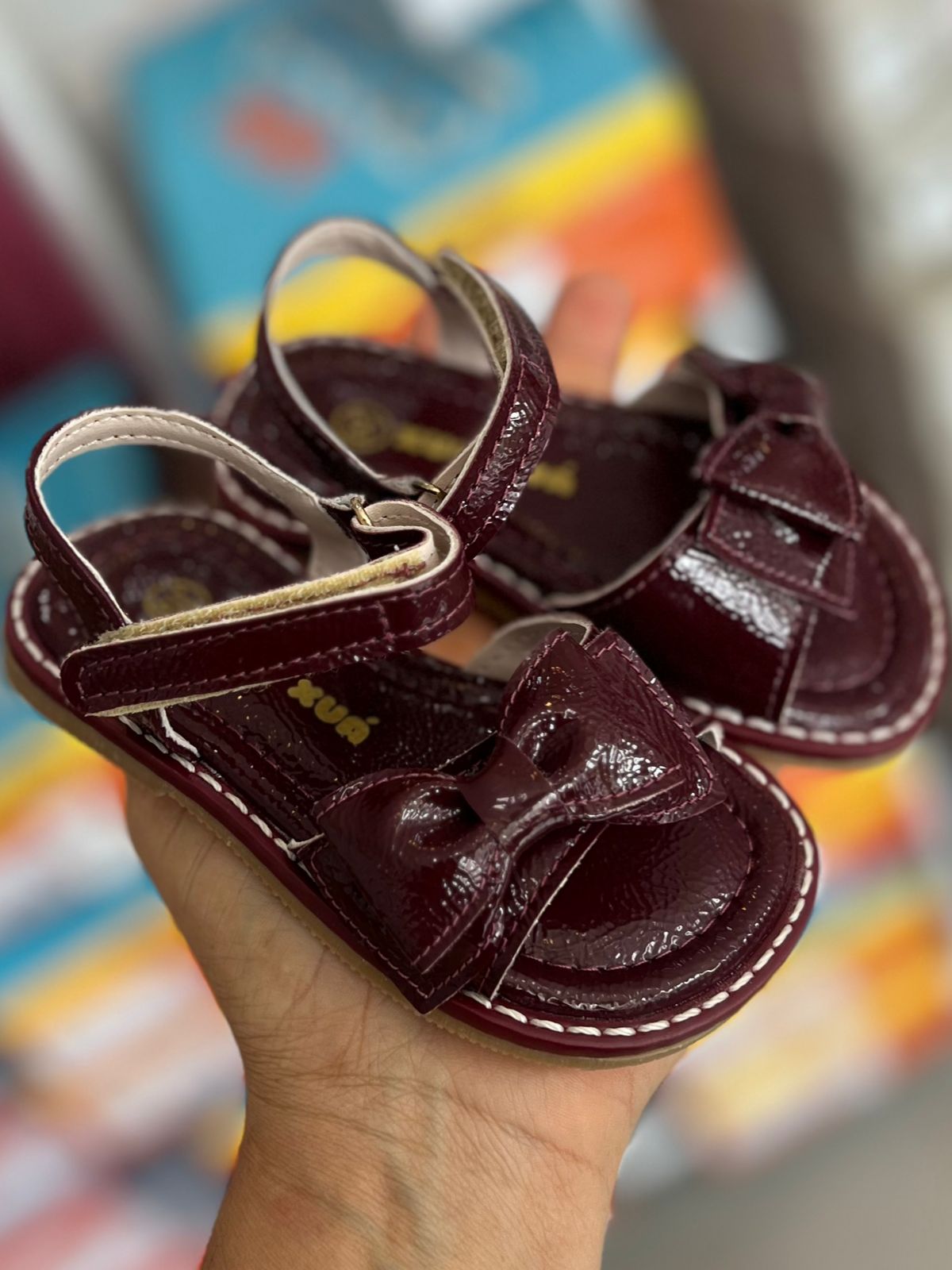 SANDÁLIA FECHO VELCRO LAÇO ALÇAS MENINA XUÁ XUÁ - VINHO