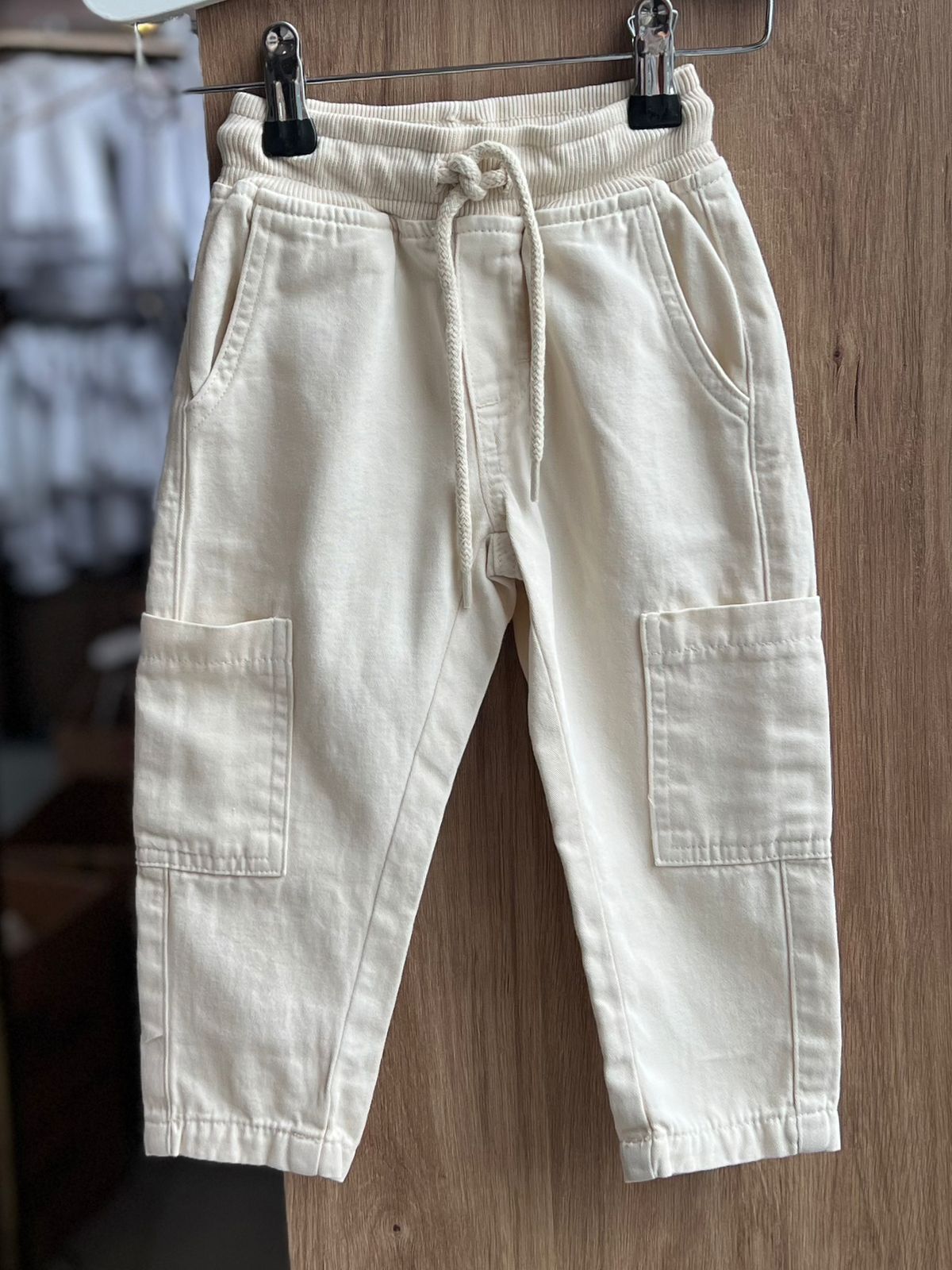 CALÇA CARGO SARJA CADARÇO BOLSOS ELÁSTICO CÓS MENINO HAVE FUN - CREME