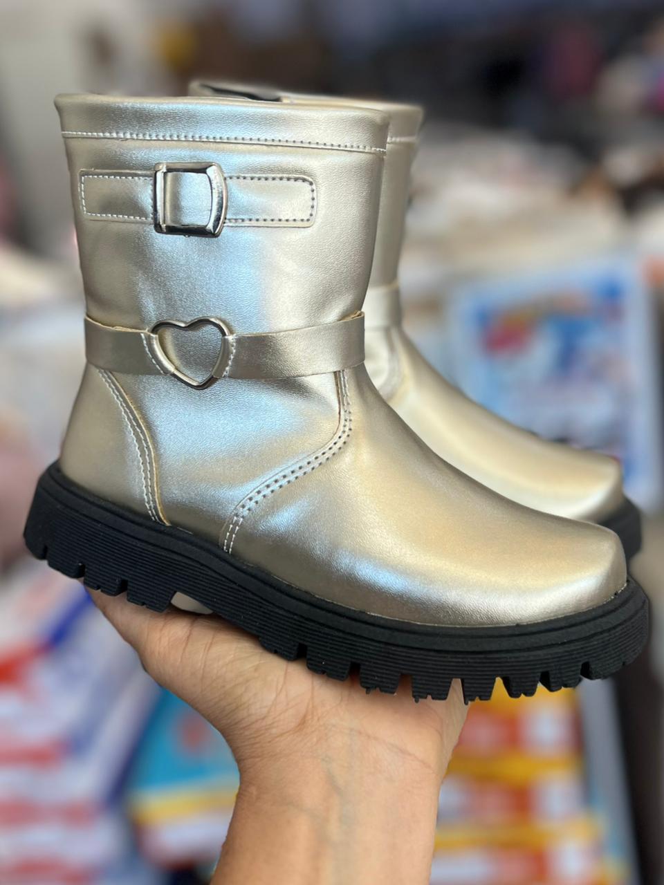 BOTA ZÍPER BLUSH FIVELA CORAÇÃO BORDADO MENINA UNIPASSO - DOURADO