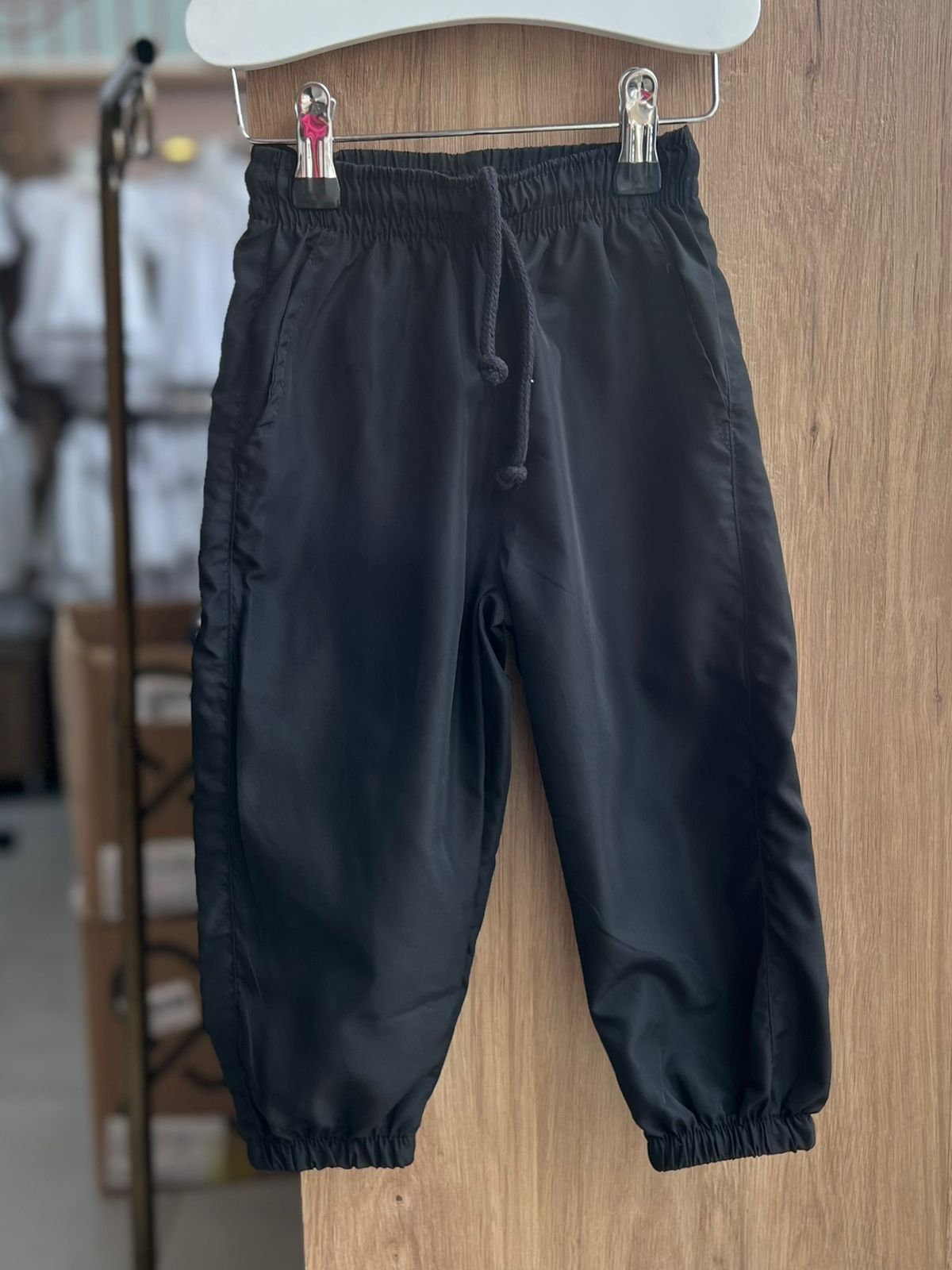 CALÇA CADARÇO JOGGER TACTEL LISA BÁSICA ELÁSTICO CÓS CORTA VENTO MENINO HAVE FUN - PRETO