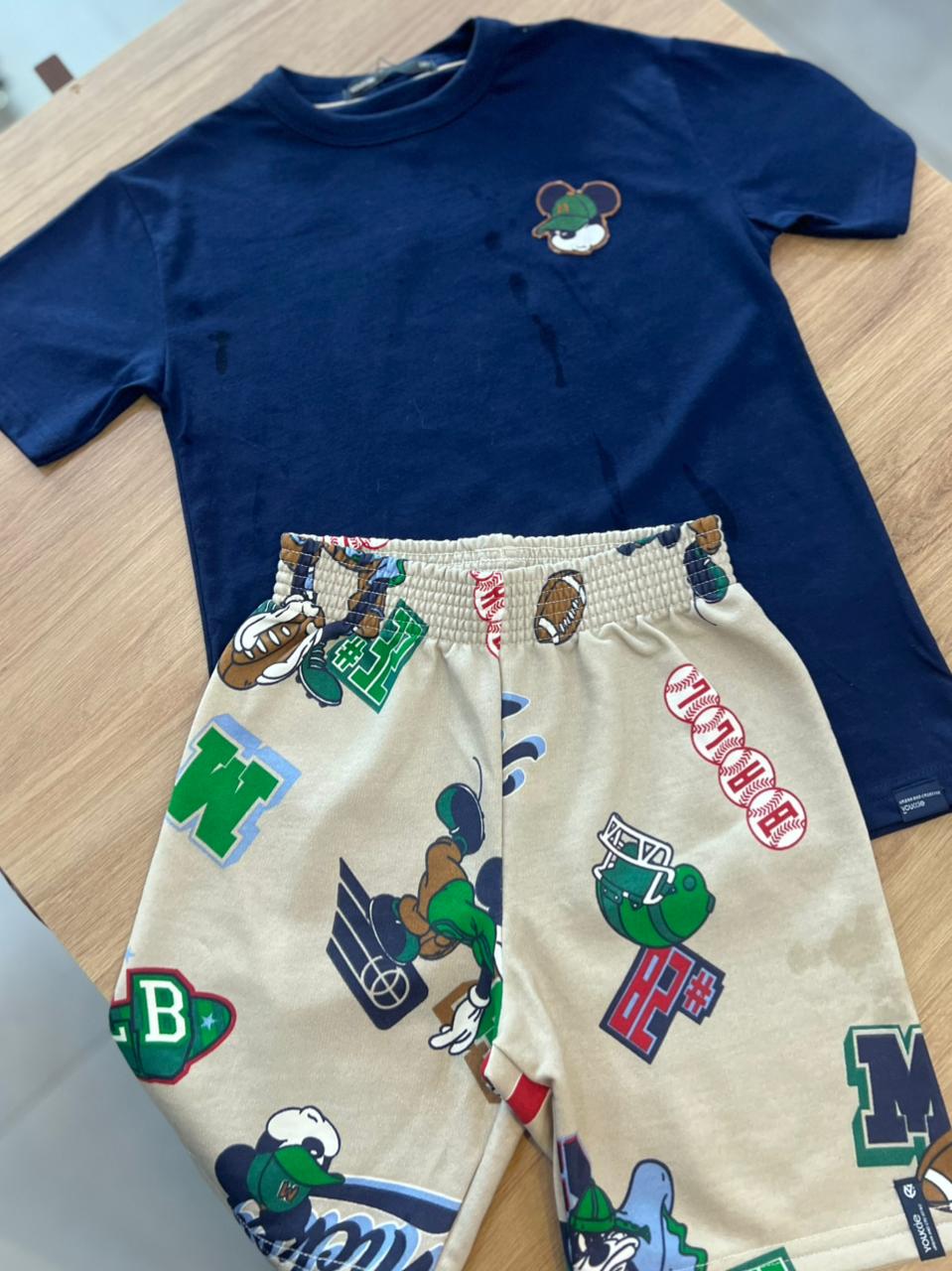 CONJUNTO CAMISETA MANGA CURTA PATCH MICKEY MOUSE BASEBALL E BERMUDA MENINO YOUCCIE - MARINHO/BEGE