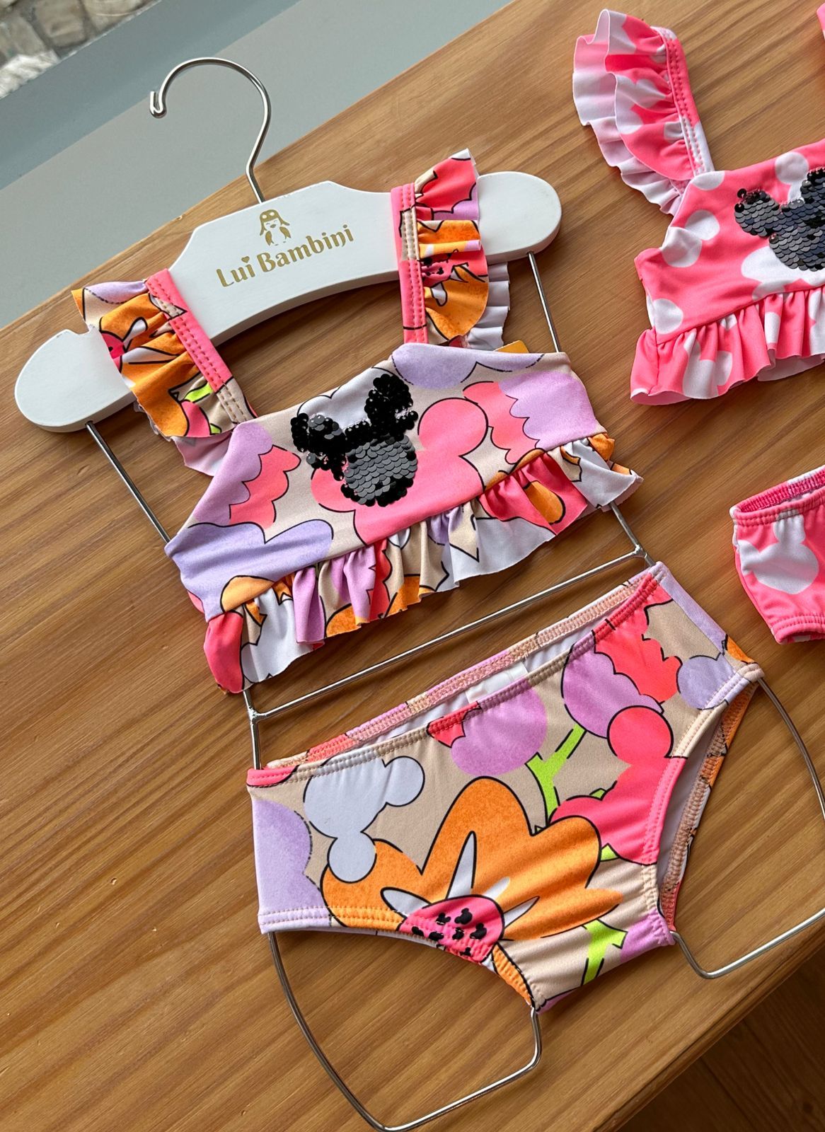 CONJUNTO BIQUINI COM ALÇA E CALCINHA MINNIE E FLORES PAETES UV50+ MENINA FAKINI
