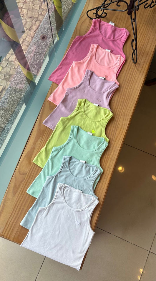 BLUSA REGATA LISA COM CORAÇÃO BORDADO MENINA PULLA BULLA