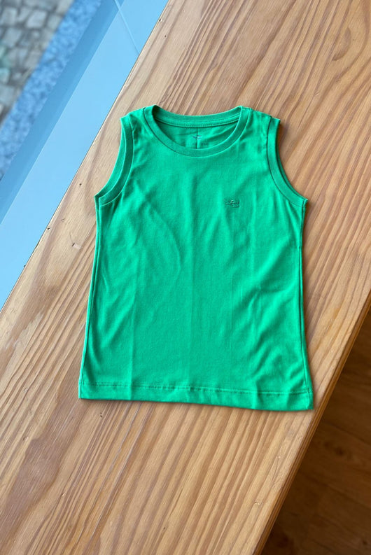 CAMISETA REGATA LISA COM RELEVO MENINO FBR