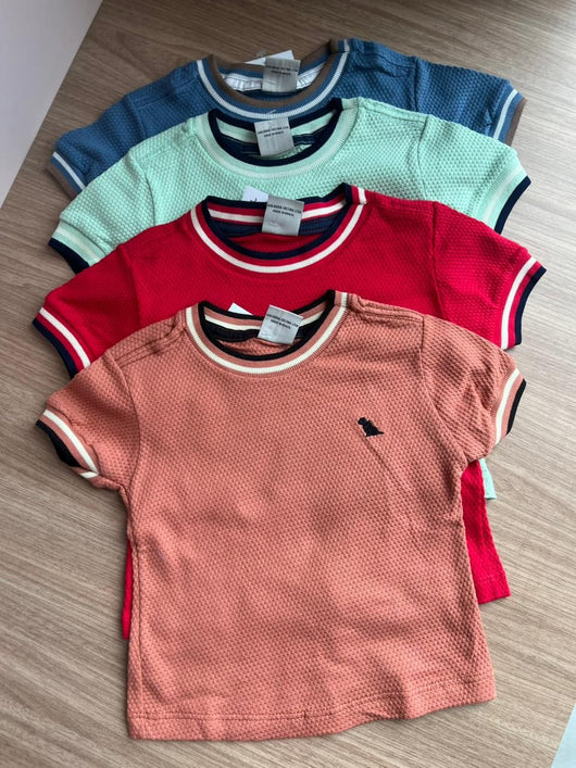 CAMISETA MANGA CURTA TEXTURIZADA GOLA CONTRASTE MENINO QUIMBY