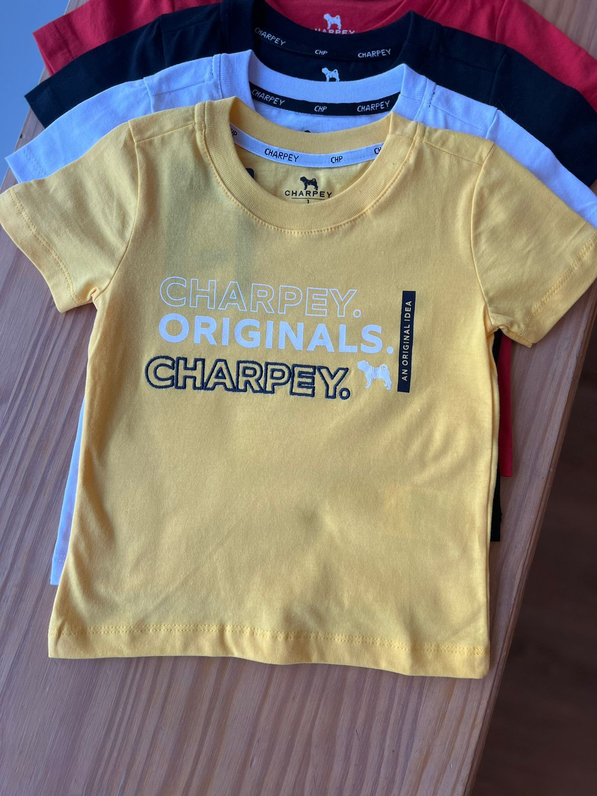 Amarelo