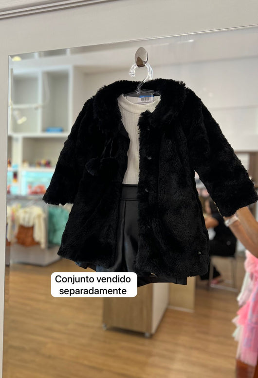 CASACO MANGA LONGA PELUCIADO COM BOTÕES E GOLA POM POM MENINA ANJOS BABY