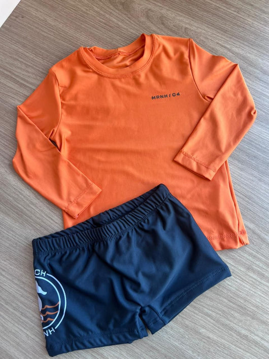 CONJUNTO CAMISETA MANGA LONGA MRNH BASICA E SUNGA PROTEÇÃO UV50+ MENINO ONDA MARINHA