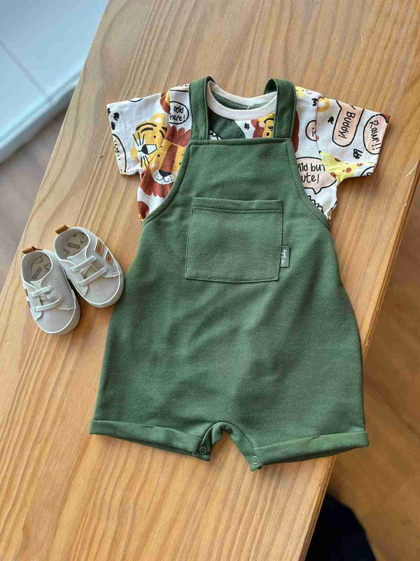 CONJUNTO BODY MANGA CURTA SAFARI ANIMAL COM JARDINEIRA BOLSO MENINO UP BABY