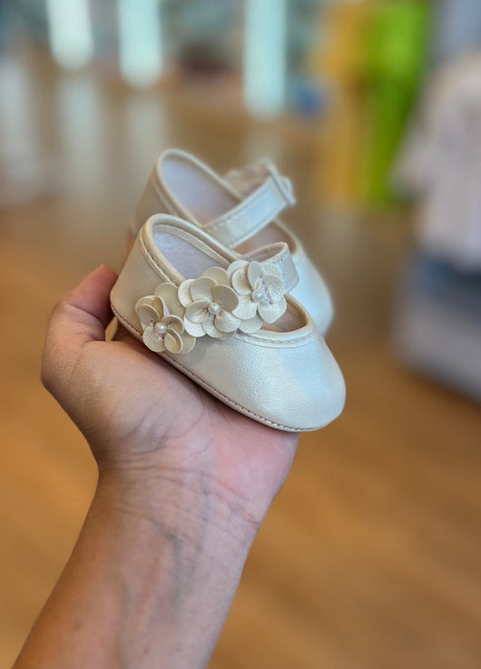 SAPATO FLORA PÉROLA COM VELCRO MENINA PIMPOLHO