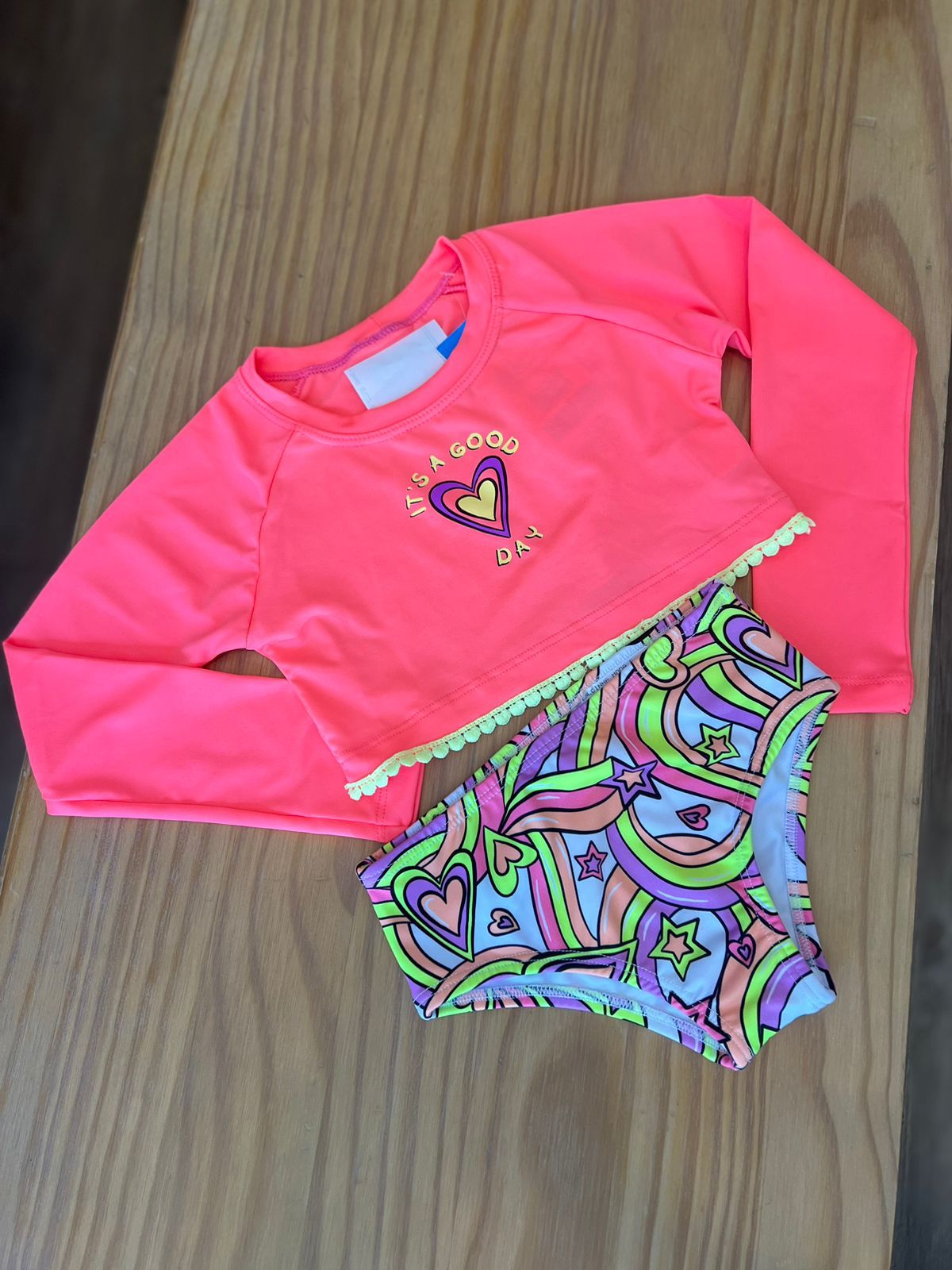 ROSA NEON