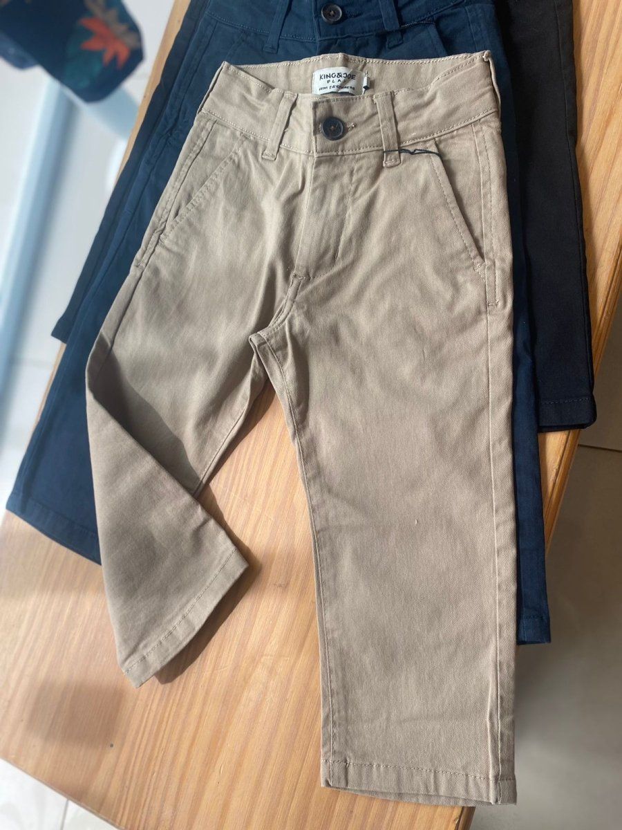 CALÇA EM SARJA BOLSO FACA COM AJUSTE INTERNO PLAY SLIM MENINO KING&JOE