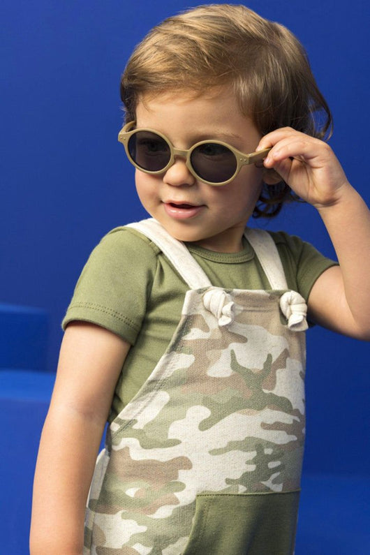 CONJUNTO BODY MANGA CURTA COM JARDINEIRA ALÇA CAMUFLADA BOLSO MENINO LUC BOO