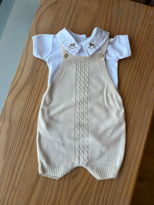 CONJUNTO BODY MANGA CURTA E JARDINEIRA TRICÔ CAVALO BORDADO MENINO LUI BAMBINI