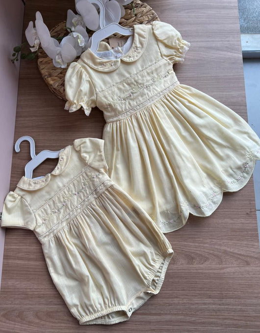 ROMPER MACACÃO MANGA CURTA GOLA BORDADO RENDA MENINA BARBARA KIDS