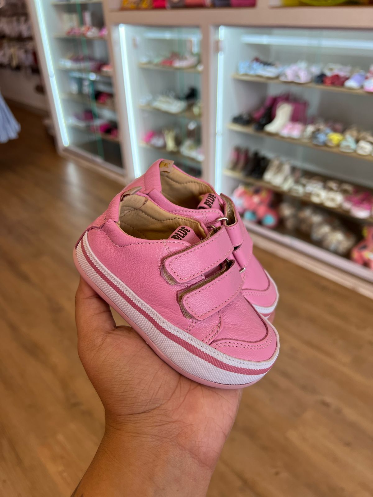 TÊNIS EM COURO CONFORT HELENA ORQUÍDEA DUPLO VELCRO MENINA BLUE