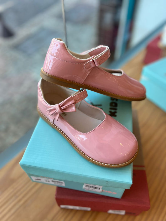SAPATO VERNIZ SERENA COM COSTURA DUPLO LAÇO E VELCRO LATERAL MENINA XUA XUA
